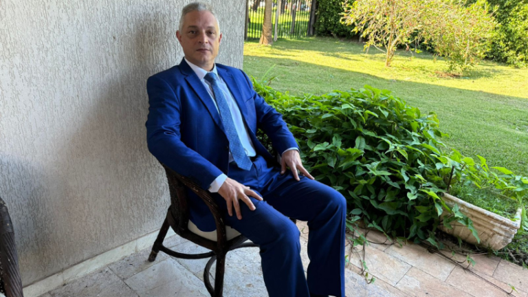 A transição entre sistemas tributários traz riscos jurídicos e operacionais que Leonardo Manzan detalha em suas análises.