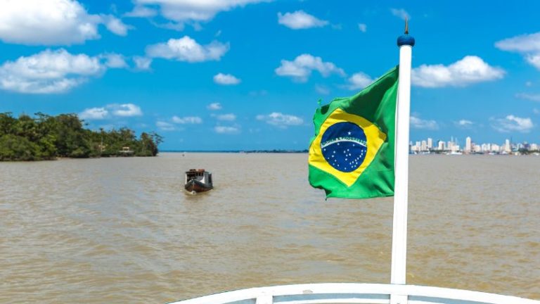 Valorização de Guias e Agentes de Turismo na Política Nacional do Setor: Caminhos para Fortalecer o Turismo Brasileiro Valorização de Guias e Agentes de Turismo na Política Nacional do Setor: Caminhos para Fortalecer o Turismo Brasileiro